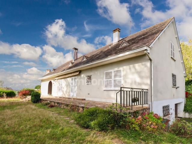 Maison Familiale Plain Pieds élevée sur sous sol de 230 m² 10 pièces 5 Chambres Terrain 4000 m² environ 87190 MAGNAC LAVAL