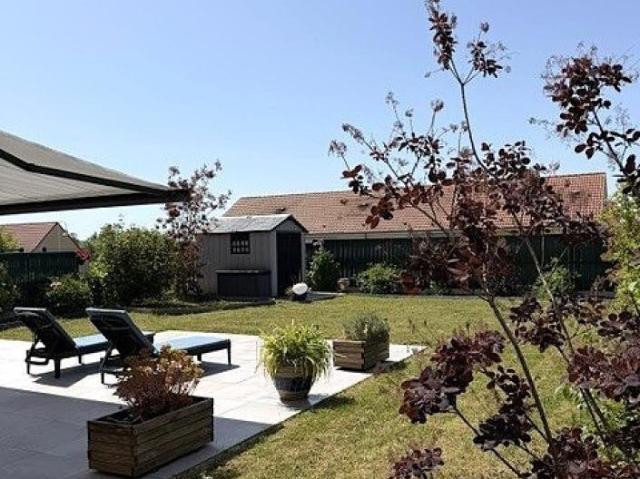 Maison familiale récente avec jardin paysager et prestations de qualité à ART SUR MEURTHE