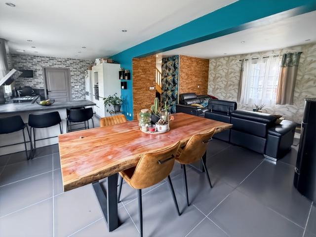 Maison familiale récente avec jardin, garage sans travaux à prevoir à vendre 5 pièces proche de St just en Chaussée 60