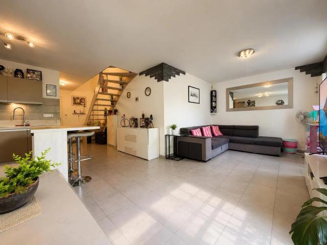 Maison familiale récente avec piscine et 377 m² de terrain