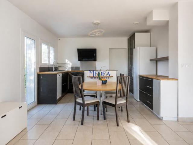 Maison familiale récente Meyreuil 170 m2