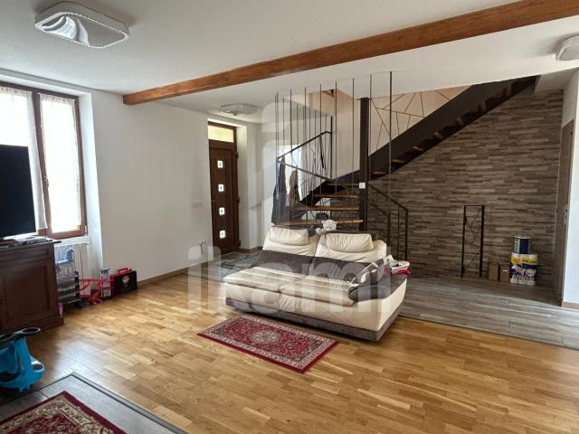 Maison familiale rénovée 165 m2 avec jardin et 5 chambres Saint Rambert d’Albon