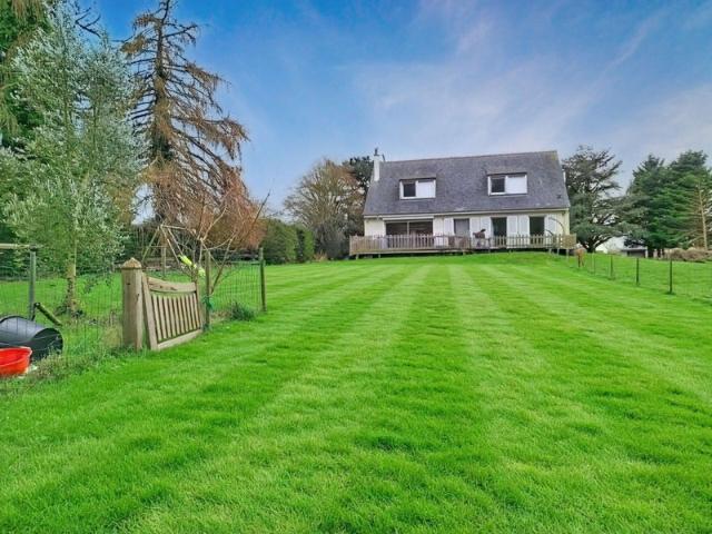 Maison familiale rénovée 167 m² 6 chambres Terrain arboré de 9 000 m² avec potentiel constructible