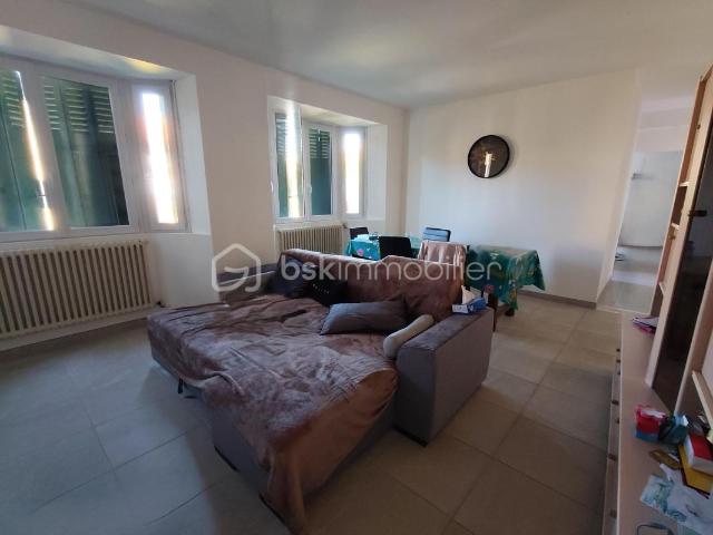 Maison familiale rénovée – 8 pièces – 150 m² – Secteur calme