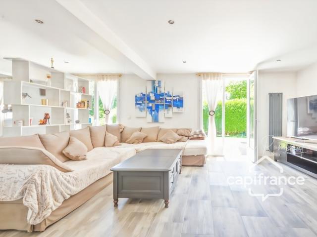 Maison familiale rénovée 4 chambres et bureau dans un cadre bucolique rare