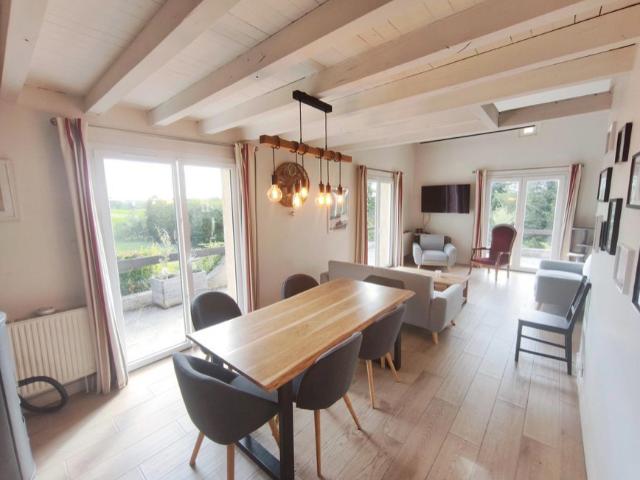 Maison familiale rénovée avec grand jardin arboré et verger