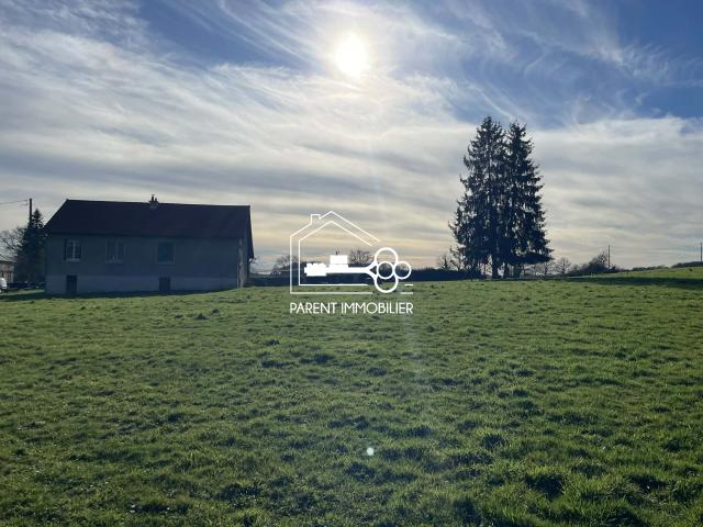 Maison familiale sur sous sol Grand terrain de 6651m2 Toiture neuve de 2025