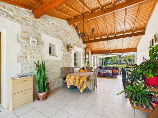 Maison familiale spacieuse avec 5 chambres, grand terrain 178m² Saint Front