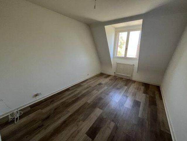 Maison familiale T4 avec garage et jardin privatif