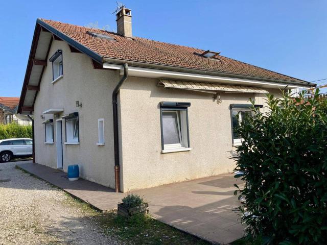 Maison familiale T5/6 avec piscine chauffée et jardin de 730 m² proche commodités