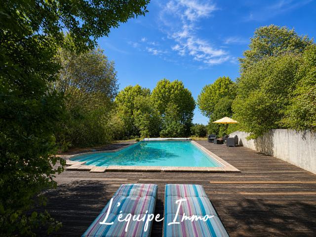 MAISON FAMILIALE T7 jardin piscine