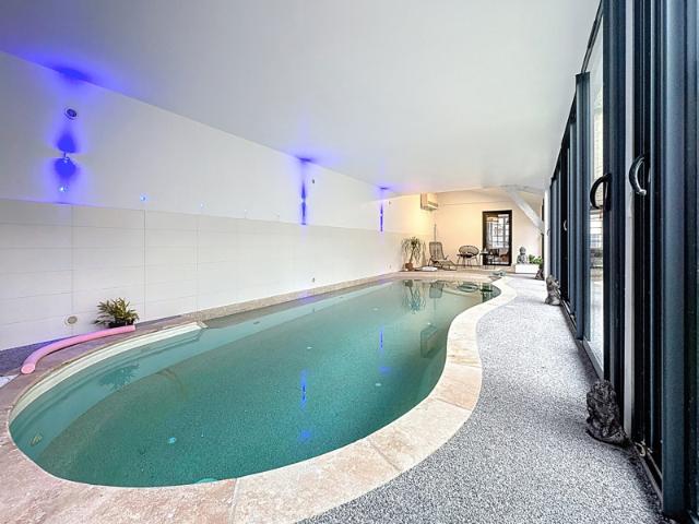 Maison familiale 163m 2 avec studio indépendant, piscine cha