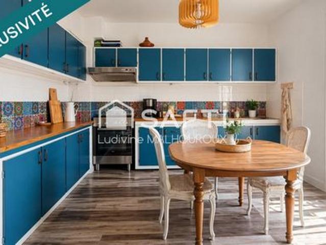 MAISON FAMILIALE 169 m² – 5 CHAMBRES – 2 LOGEMENTS POSSIBLES – TERRAIN 1530 m² – SANS VIS À VIS – VILLEBOIS LAVALETTE
