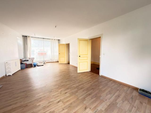 CLERMONT CENTRE 60 — Maison de maître de 172 m², jardin et garage