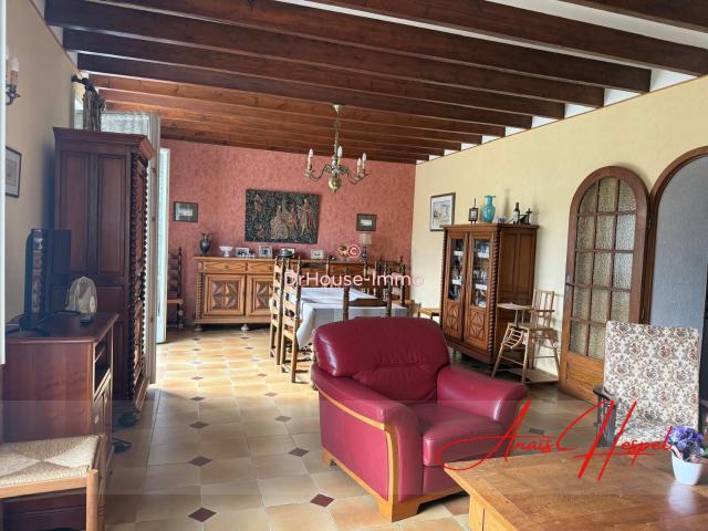 Maison 6 chambres avec grange 150 m² et dépendances 3 000 m² de terrain