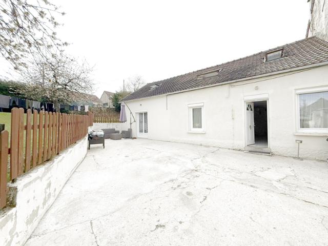 Maison familiale 107m2 Chambres DIAG: C/A terrain hors