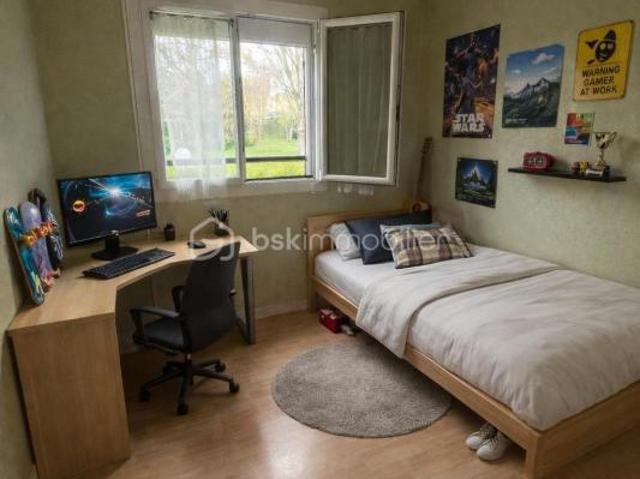 Maison familiale 108 m2 Cadre verdoyant et emplacement idéal