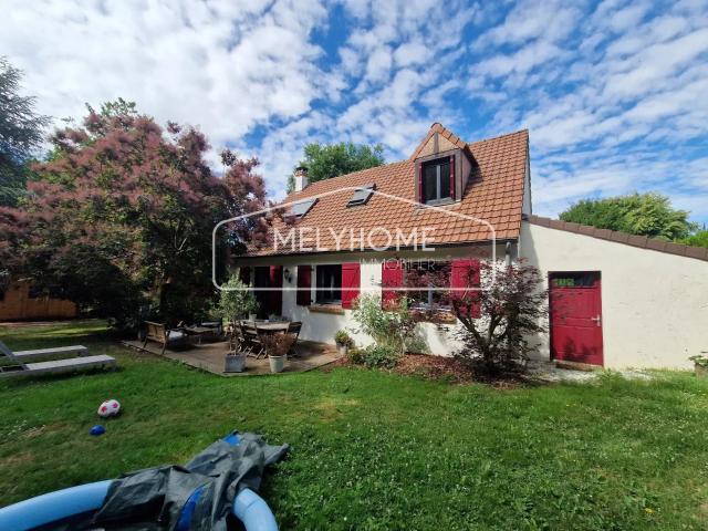 Maison familiale 117 m² 3 Chambres 709 m²