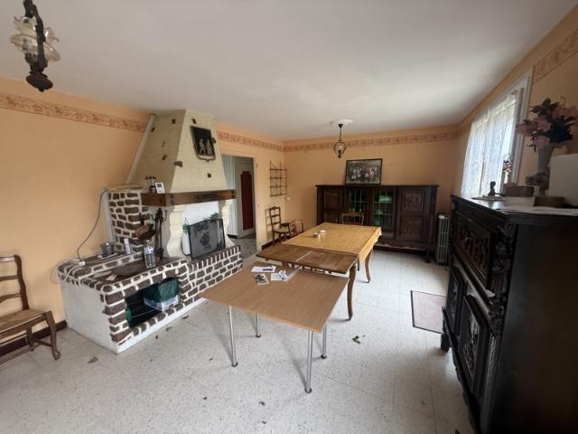 Maison familiale 123 m2 avec sous sol Ravigny 53