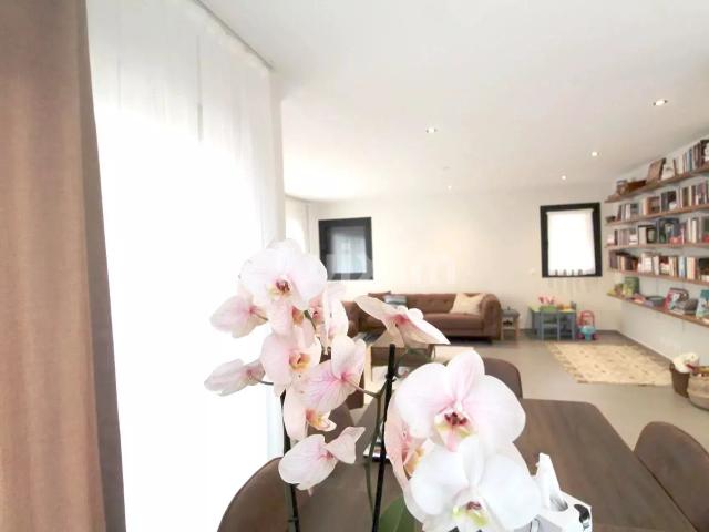 Maison familiale 121 m² avec jardin et garage à Scionzier –. 121m² Scionzier