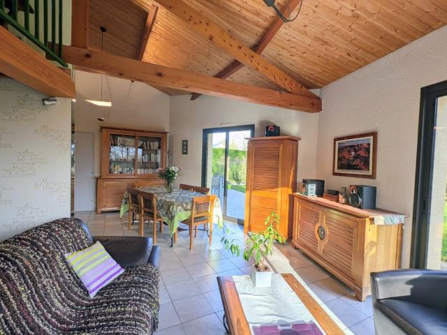 Maison familiale 130 m2 Grand terrain Centre des Landes Genu. 131m² Les Landes Genusson
