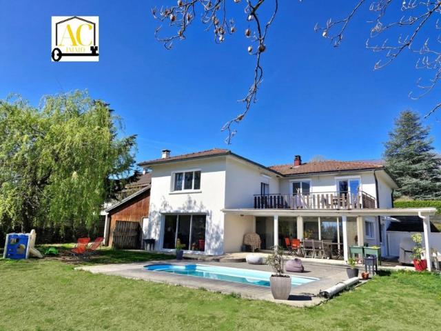 Maison familiale 240 m² – 5 chambres – Piscine – Terrain de 1324 m² – Injoux Génissiat
