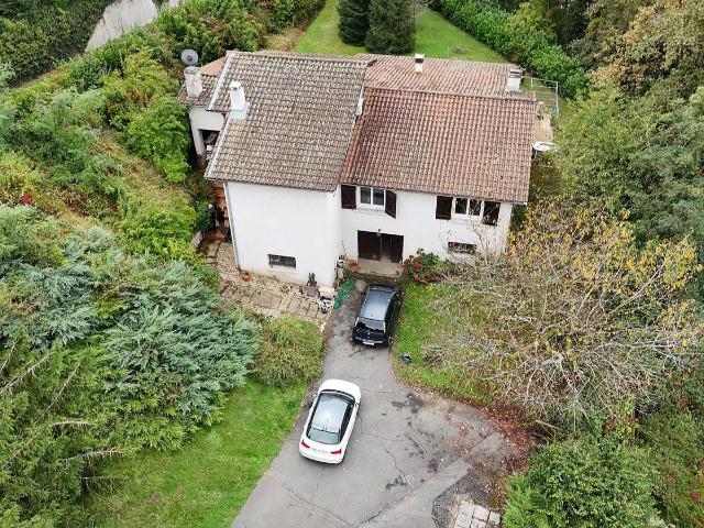 Maison familiale 200 m2 au calme à Saint Pierre la Palud