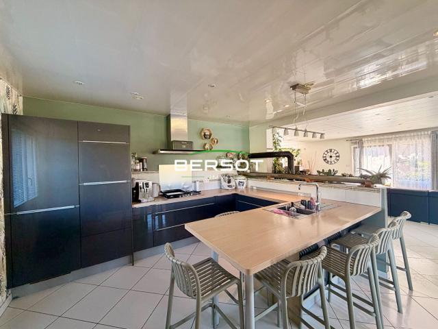 Maison familiale 230 m2 à Oye et Pallet