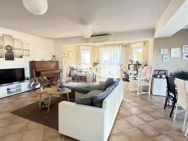 Maison familiale 235 m2 sue parcelle de 1419 m2