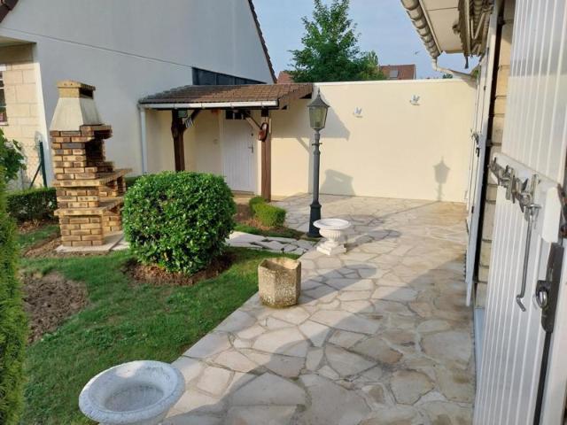 Maison familiale 3 chambres – Jardin & terrasse – Garage – Senlis