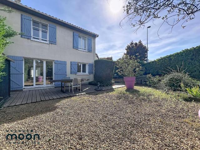 Maison familiale 4 chambres 108m² 115m2 au sol avec jardin et garage à Oullins Pierre Bénite Secteur Perron