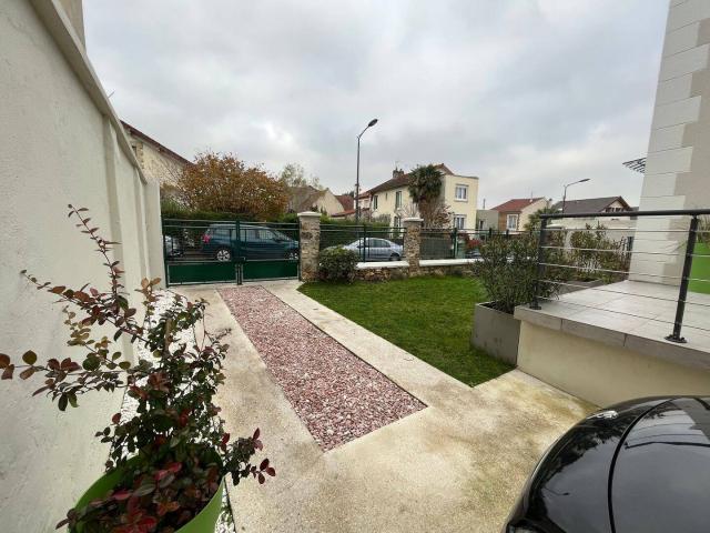 Maison familiale 4 chambres – 190 m² – Terrasse & jardin – Quartier résidentiel très calme
