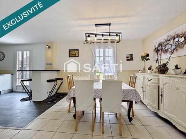 Maison familiale 4 chambres avec double garage + 1 010m² de terrain