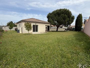 Maison familiale 4 chambres avec double terrasse et jardin