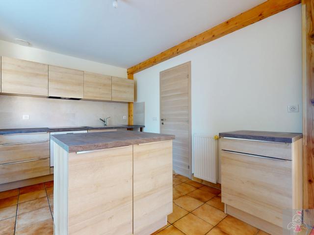 Maison familiale 4 chambres avec grand garage Dampierre