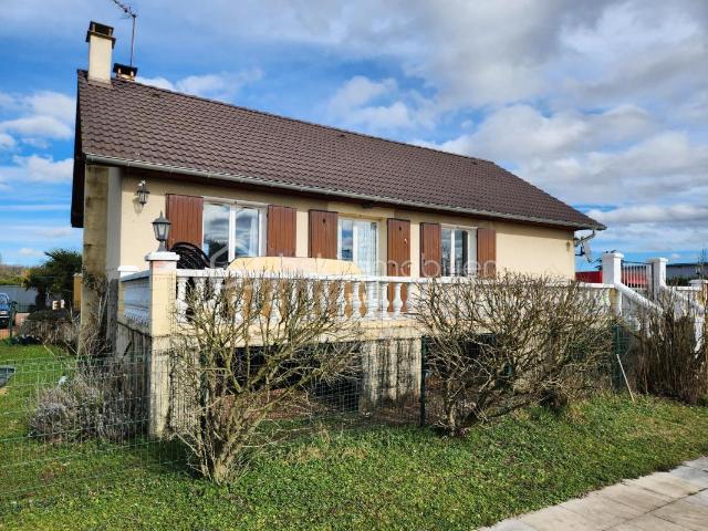 Maison familiale 4 pièces de 89 m² avec grand jardin arboré de 1 747 m² – Belles prestations