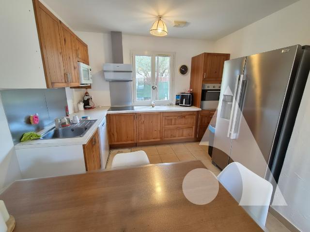 Maison familiale 4 pièces 83 m² lumineuse avec jardin 83m² Entrecasteaux