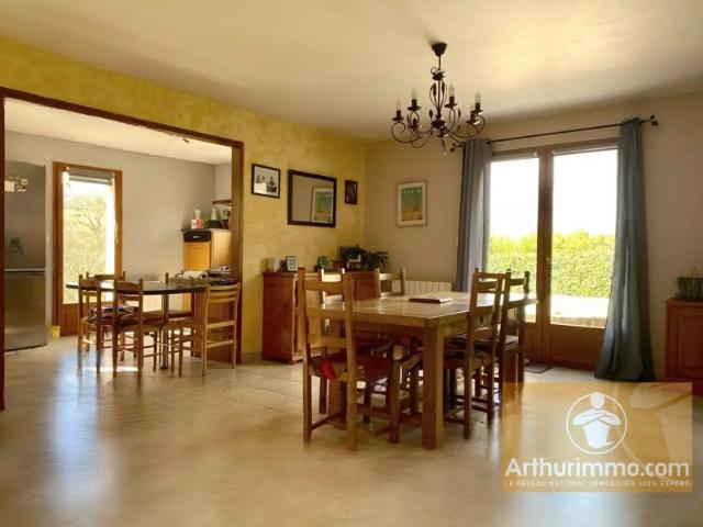 Maison familiale – 5 chambres – 1007 m² de terrain