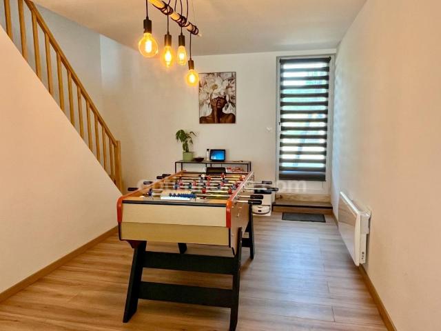 Maison familiale: 5 chambres, près de 80 m² de pièce de vie, une terrasse de 60 m² et un jardin de plus de 975 m² à Moulins Saint Hubert 55 Proche Belgique et Luxembourg