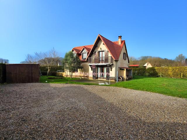 Maison familiale 5 chambres Vie de plain pied Sous sol complet Jardin clos