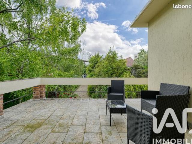 Maison familiale 5 pièces 154 m²
