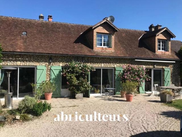 Maison familiale 5 pièces – 188 m² – Saint Symphorien le Château – 349 965 € FAI