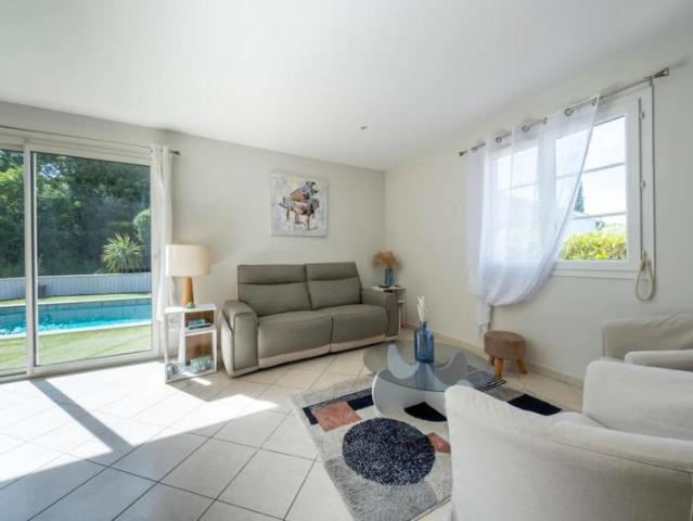 Maison plain pied 5 pièces 114m² avec piscine