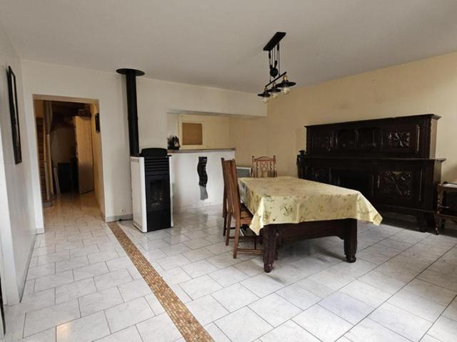 Maison familiale 6 pièces LE LUDE 72