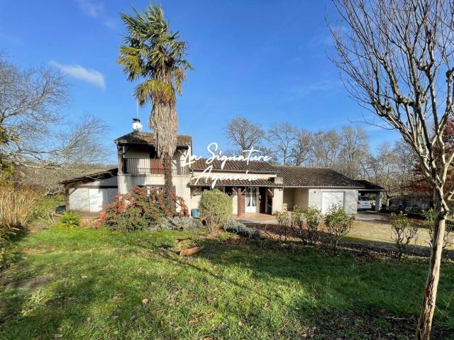 Maison Familiale 6 Pieces 152M² Sur 4527M² De Parcelle 152m² Roquefort
