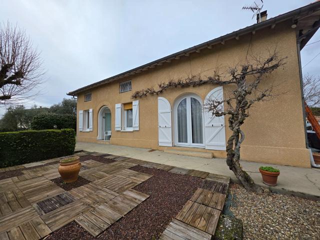 Maison familiale 7 pièces avec garage, Jardin clos et cadre agréable à MOISSAC