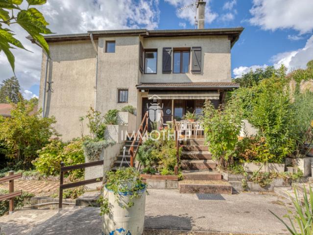 Maison familiale 7 Pièces + Cuisine de 180 m2 + T2 de 42 m2