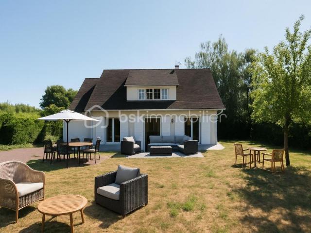 Maison familiale 7 pièces – Environ 130 m² – Grand jardin – Proche centre ville