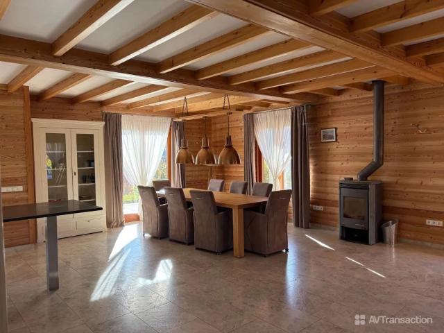 Maison familiale 9 pièces – 288 m² – Vue montagne