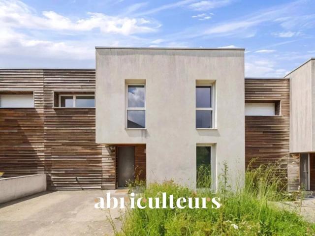 Maison familliale de 97,54 m2 4 chambres Jardin Garage Bouguenais Allée de la Jaguère